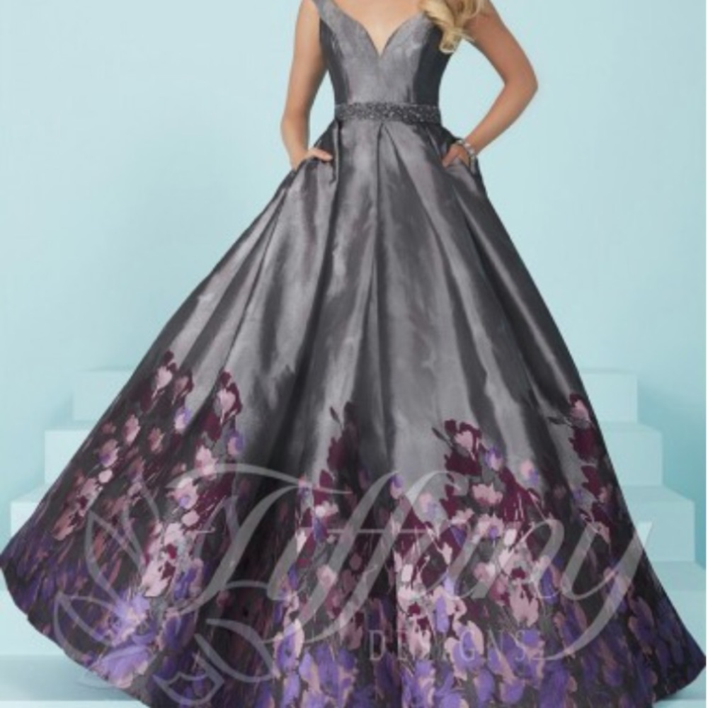 Beautiful Tiffany Designs Prom Dress size 16